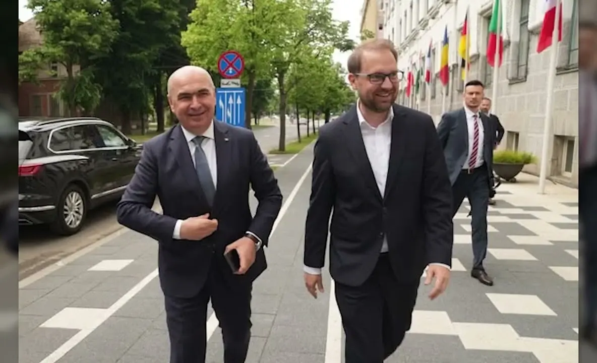 Linii de comunicare: Ce coincidență! Asaltul la Pahonțu, început fix în ziua în care Fritz și-a pierdut mandatul