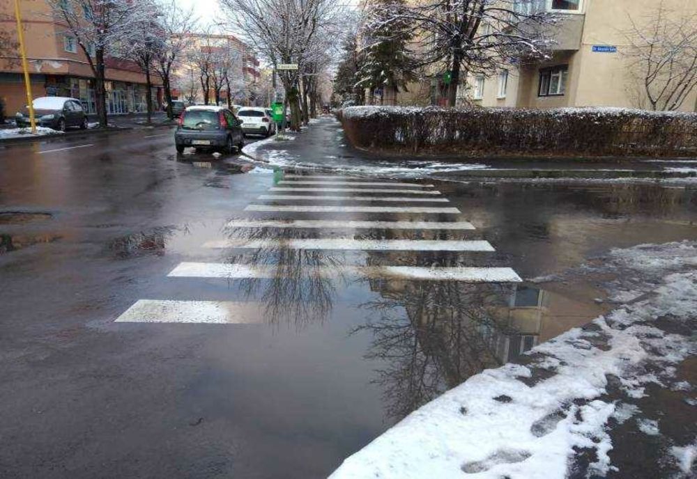 SLOVACIA INTRODUCE LIMITĂ DE VITEZĂ PENTRU PIETONI: NU AI VOIE SĂ MERGI CU PESTE 6 KM/H PE TROTUAR