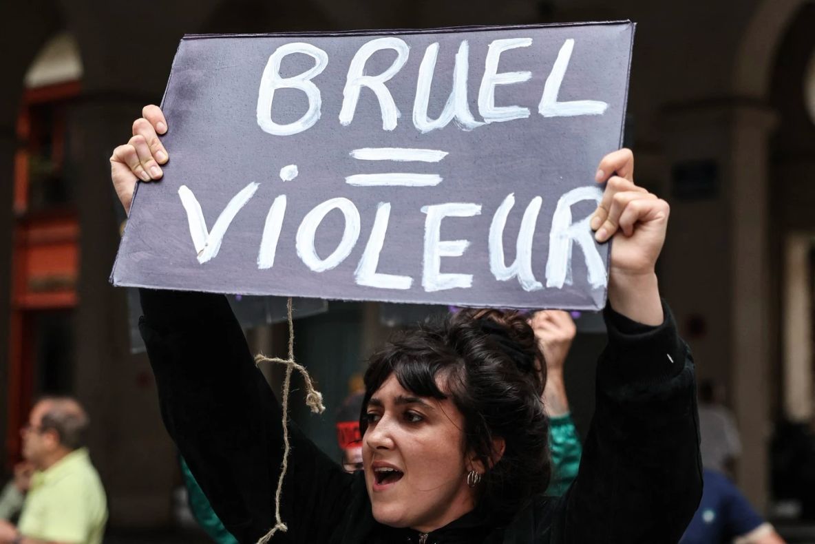 Celebrul cântăreț francez Patrick Bruel, reținut pentru acuzații de viol și agresiune sexuală