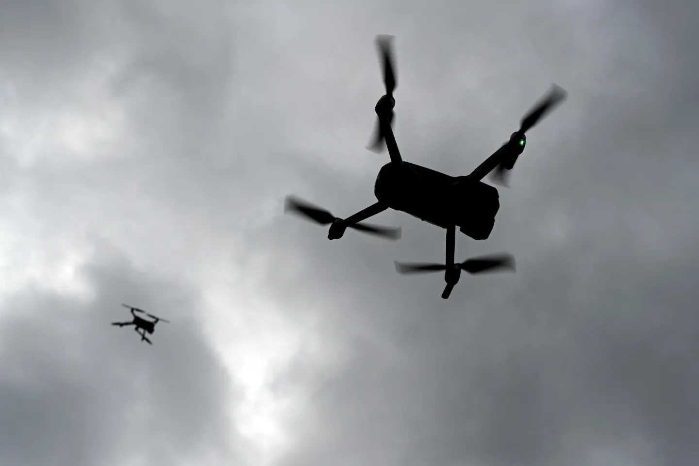 Percheziții la unul dintre cei mai mari producători de drone din Ucraina. Autoritățile investighează contracte de 157 de milioane de dolari
