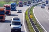 Șofer român de TIR, prins în lenjerie intimă și băut la volan pe contrasens, în Austria. Ce i-au făcut polițiștii