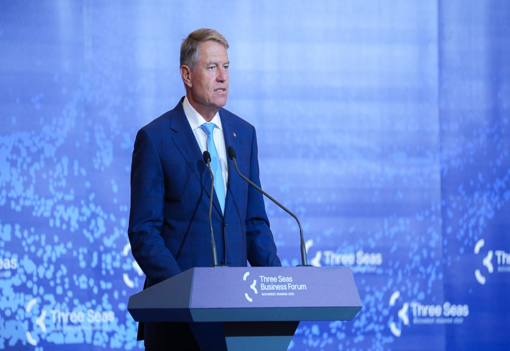 Iohannis a promulgat legea: incitarea la violenţă, ură sau discriminare pe criteriul opiniei sau apartenenței politice devine infracțiune