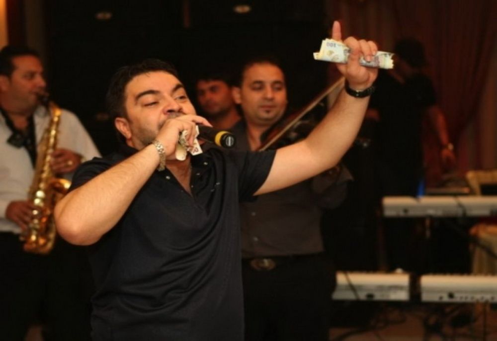 Dosar penal pe numele lui Florin Salam, după ce ar fi agresat o tânără de 23 de ani într-o cameră de hotel din Capitală