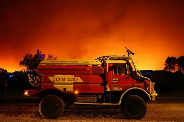 Incendii devastatoare în Spania și Franța. Peste 200.000 de oameni evacuați, stare de urgență națională lângă Madrid