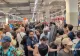 Haos și disperare în Franța: Sute de oameni s-au călcat în picioare pentru aparate de aer condiționat